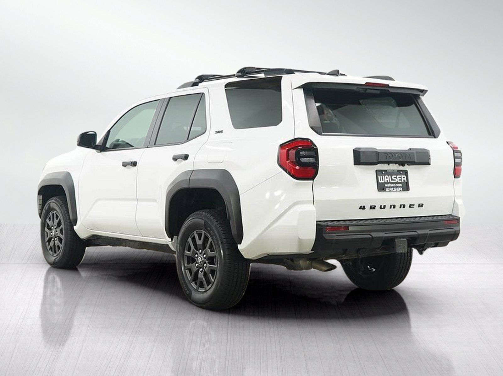 Used 2025 Toyota 4Runner SR5 AWD/4WD image 3