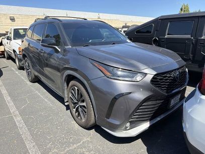 Used 2021 Toyota Highlander XSE