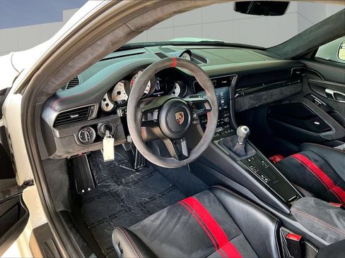Used 2018 Porsche 911 GT3 RWD image 4