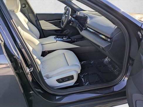 Certified 2024 BMW 530i w/ Convenience Package image 22