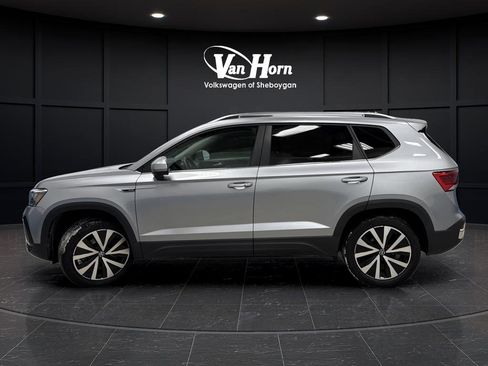 Used 2022 Volkswagen Taos SE image 11