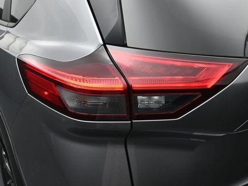 Certified 2026 Nissan Rogue SV AWD/4WD image 12