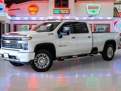 Used 2020 Chevrolet Silverado 3500 High Country image 2