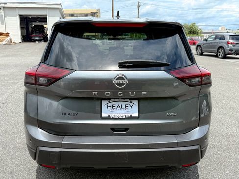 Used 2024 Nissan Rogue S AWD/4WD image 6