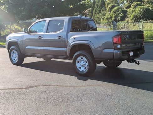 Used 2022 Toyota Tacoma SR AWD/4WD image 6