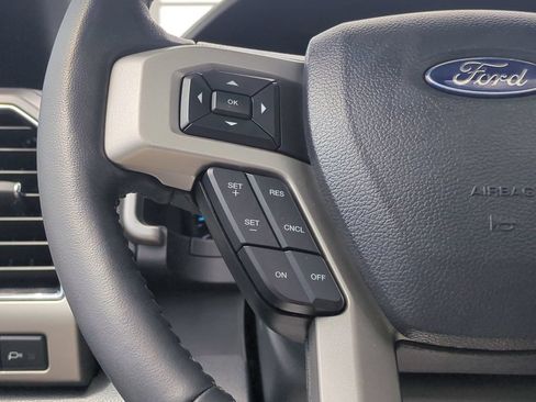 Used 2022 Ford F250 Lariat w/ Lariat Ultimate Package AWD/4WD image 16