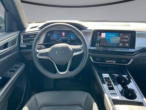 Used 2024 Volkswagen Atlas Cross Sport SE w/ Panoramic Sunroof Package FWD image 10