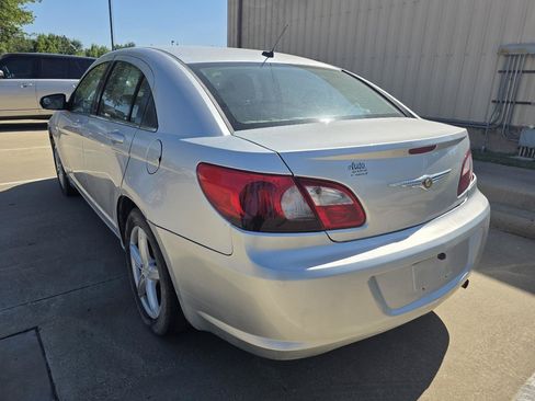 Used 2010 Chrysler Sebring Touring FWD image 36