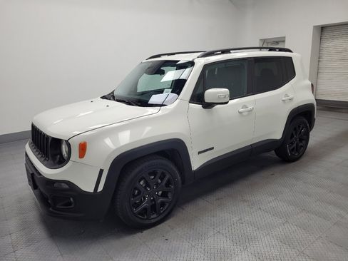 Used 2017 Jeep Renegade Altitude image 2