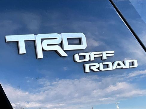 Used 2019 Toyota 4Runner TRD Off-Road AWD/4WD image 9