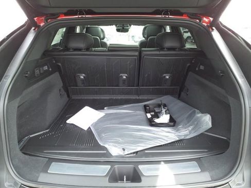 New 2025 Cadillac Lyriq Luxury image 19