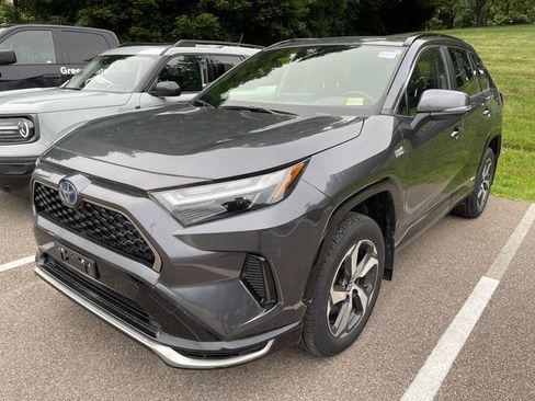 Used 2023 Toyota RAV4 SE w/ Weather & Moonroof Package AWD/4WD image 2
