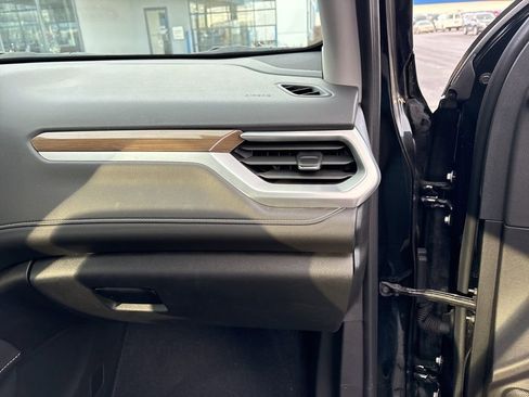 Used 2023 GMC Acadia SLE w/ Driver Convenience Package image 27