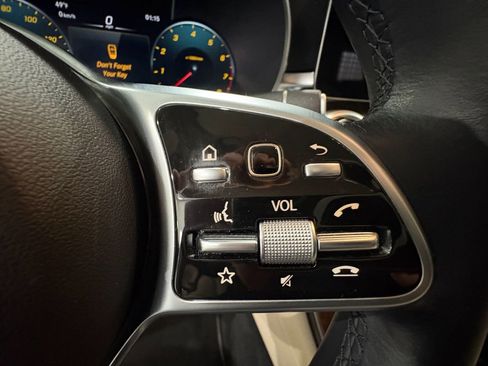 Used 2022 Mercedes-Benz GLC 300 4MATIC SUV image 13