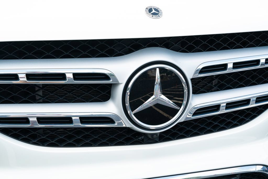 Used 2023 Mercedes-Benz GLS 450 4MATIC image 6