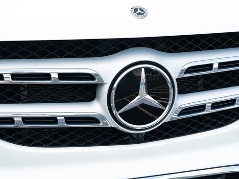 Used 2023 Mercedes-Benz GLS 450 4MATIC image 6