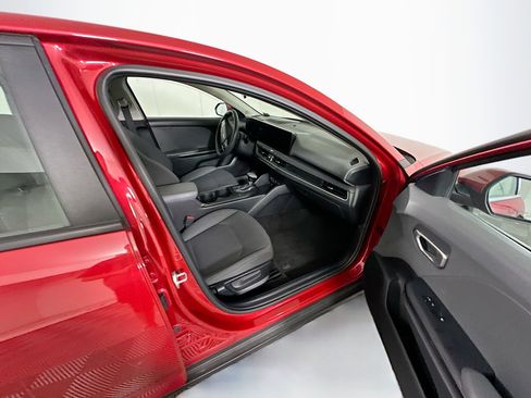 Used 2025 Kia K4 LXS image 29