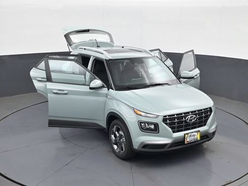 New 2026 Hyundai Venue SEL FWD image 29