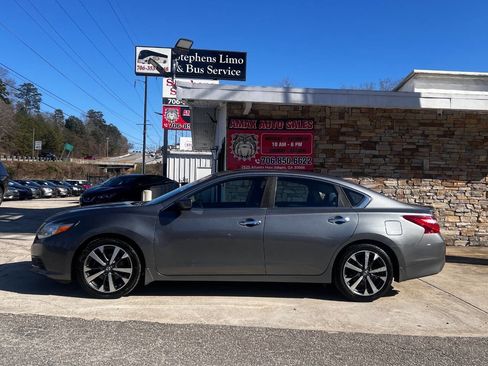 Used 2016 Nissan Altima 2.5 SR image 3