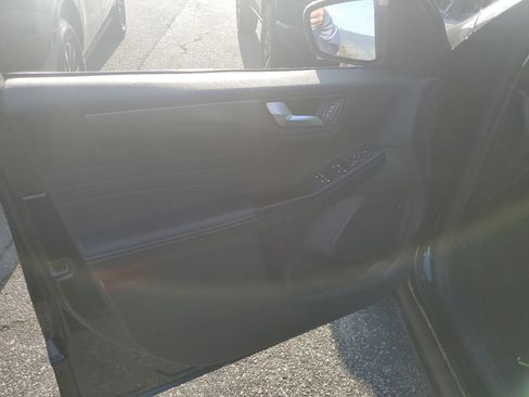 Certified 2025 Ford Escape Base image 7