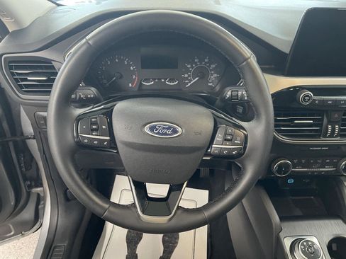 Used 2022 Ford Escape SE w/ Convenience Package image 12