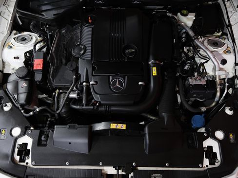 Used 2015 Mercedes-Benz SLK 250 image 27