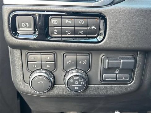Certified 2025 GMC Yukon Elevation AWD/4WD image 26