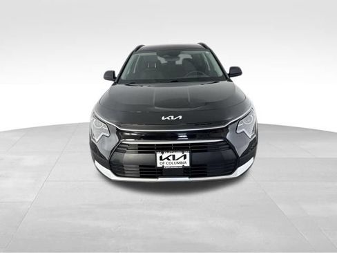 Certified 2024 Kia Niro EX FWD image 3