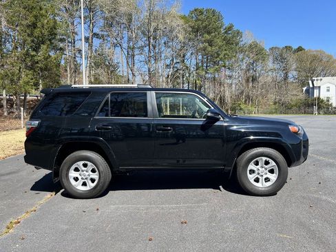 Used 2023 Toyota 4Runner SR5 Premium w/ Moonroof Package image 2