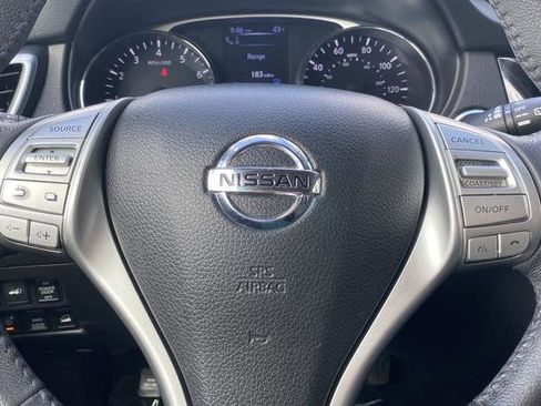 Used 2016 Nissan Rogue SL w/ SL Premium Package AWD/4WD image 16