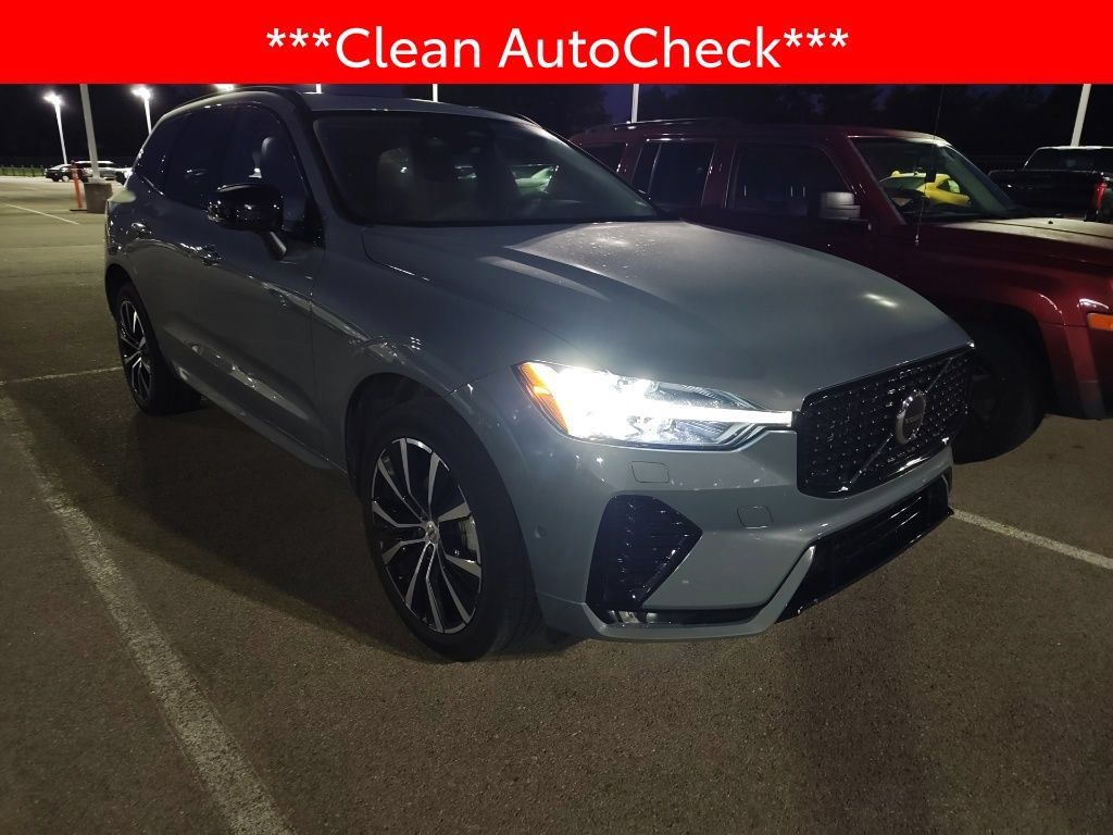 Used 2024 Volvo XC60 B5 Plus AWD/4WD image 3