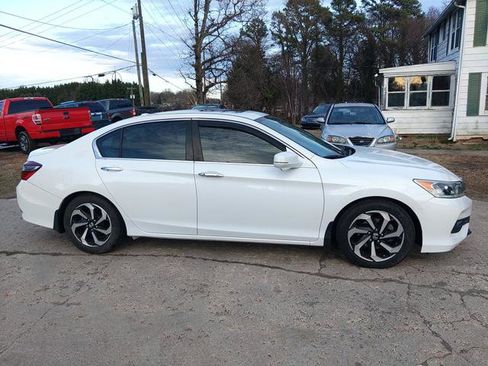 Used 2016 Honda Accord EX-L image 6