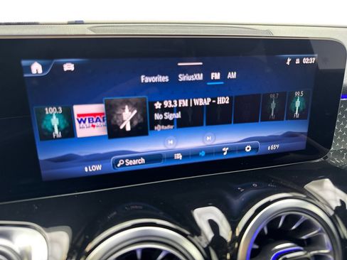 Used 2025 Mercedes-Benz GLB 250 4MATIC image 61