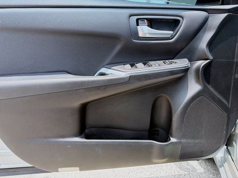 Used 2017 Toyota Camry SE FWD image 20