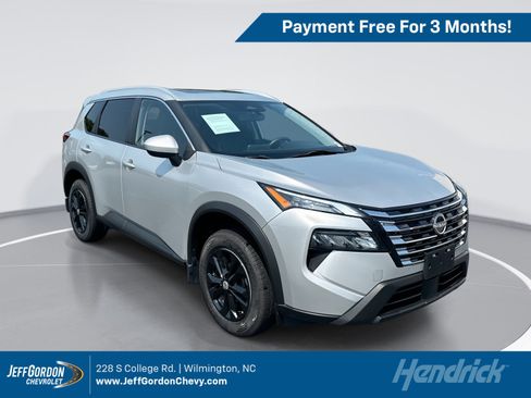 Used 2024 Nissan Rogue SV w/ SV Premium Package AWD/4WD image 1