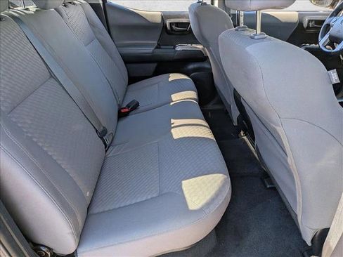 Used 2022 Toyota Tacoma SR5 w/ Technology Package image 18