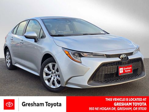 Used 2020 Toyota Corolla LE image 1