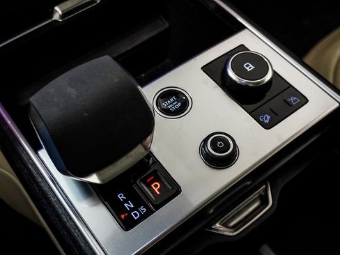 Used 2023 Land Rover Range Rover SE image 43