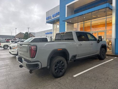 Used 2025 GMC Sierra 2500 AT4 w/ AT4 Premium Plus Package AWD/4WD image 6