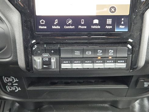 New 2026 RAM 2500 Tradesman AWD/4WD image 17