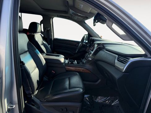 Used 2017 Chevrolet Suburban Premier image 19
