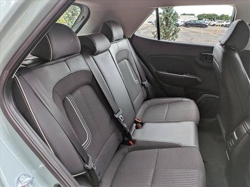 Certified 2025 Hyundai Venue Limited FWD image 14