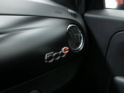 Used 2018 FIAT 500 e w/ Esport Package image 23