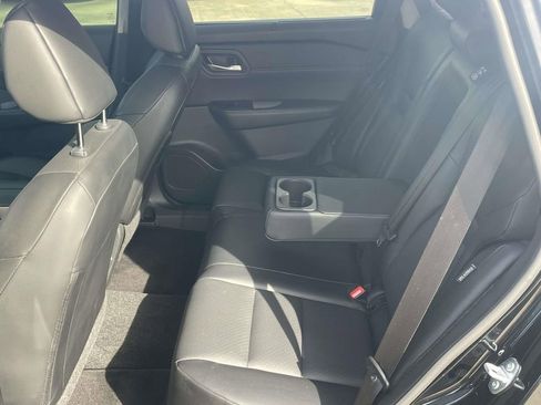 Used 2024 Nissan Rogue SV w/ SV Premium Package image 11