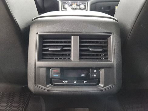 Certified 2023 Volkswagen Atlas SE w/ Panoramic Sunroof Package FWD image 32