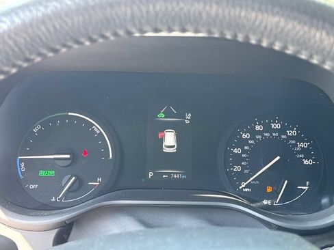 Used 2023 Toyota Sienna XLE FWD image 18