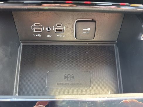 Used 2025 Jeep Grand Cherokee Altitude AWD/4WD image 17