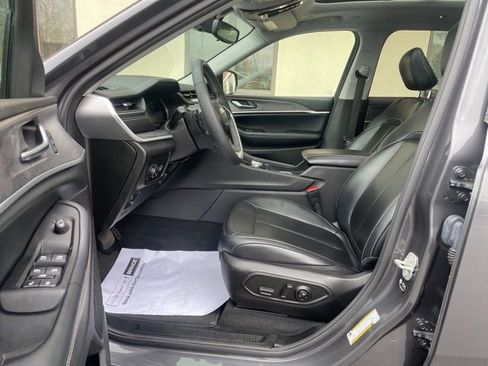 Used 2023 Jeep Grand Cherokee L Limited image 24