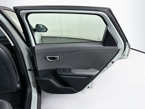 Used 2025 Kia K4 LXS image 28