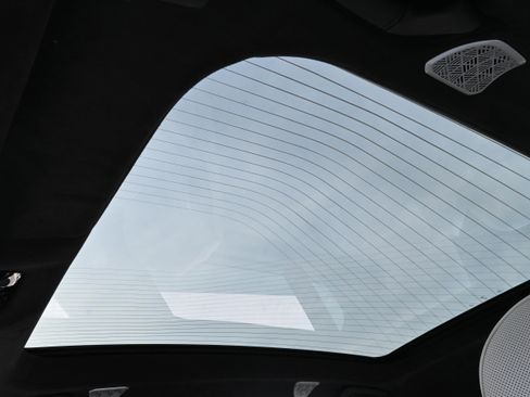 Certified 2024 BMW 760i xDrive w/ Executive Package image 27